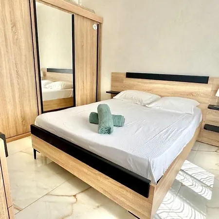 Modern With Jacuzzi Garden Saint-raphael *